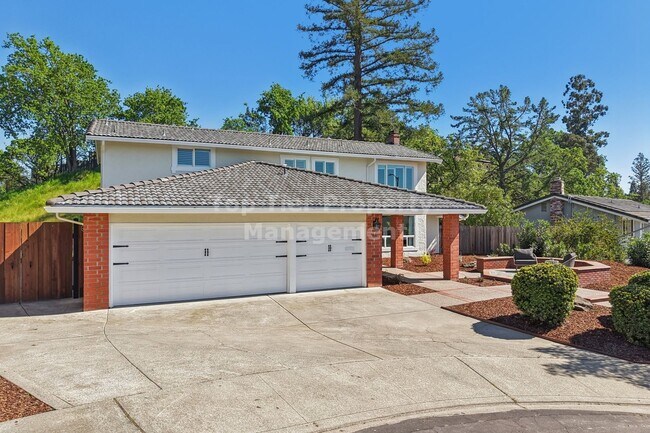 Building Photo - 44 Lariat Ct