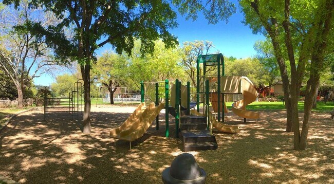 Building Photo - 3210 Festus Dr