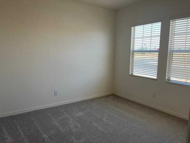 Building Photo - 4466 N 100th Dr