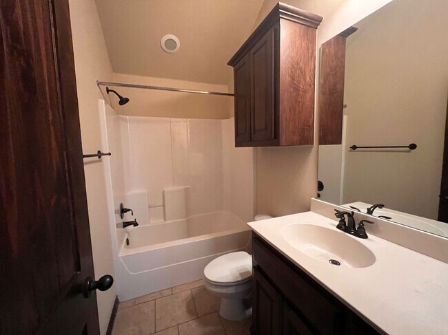 Building Photo - 12108 Chesterfield Ln