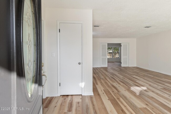 Building Photo - 4103 San Remo Dr