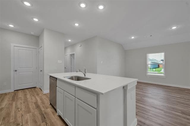 Building Photo - 307 Sun Harvest Dr