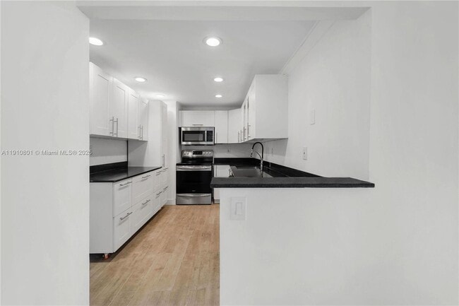 Building Photo - 780 NE 69th St