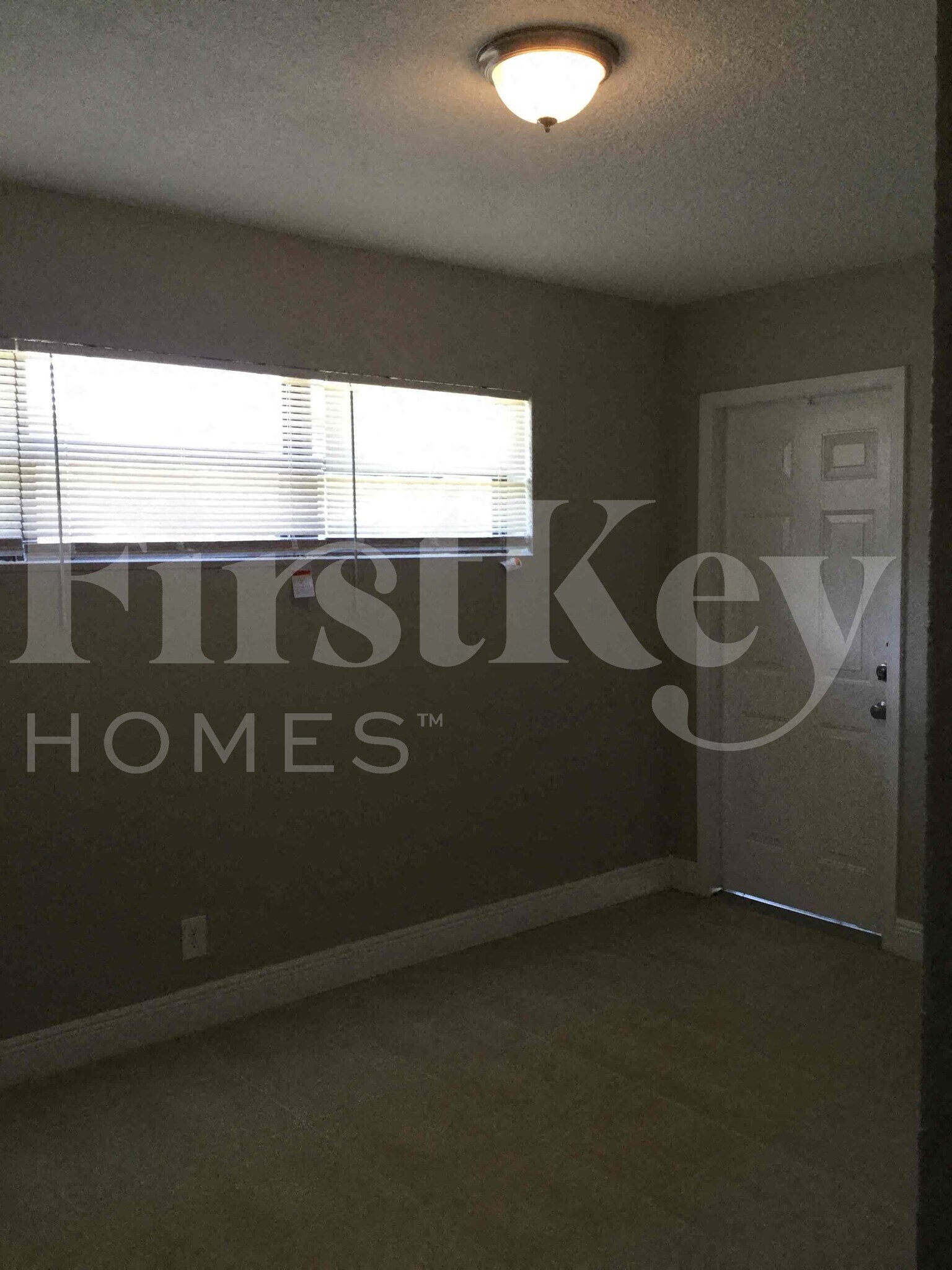 Building Photo - 2610 SW 5th St