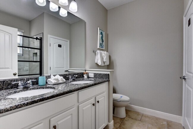 Building Photo - 5254 Wildwood Wy