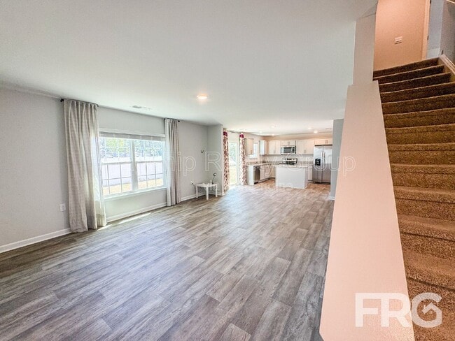 Building Photo - 1313 Riverstone Dr