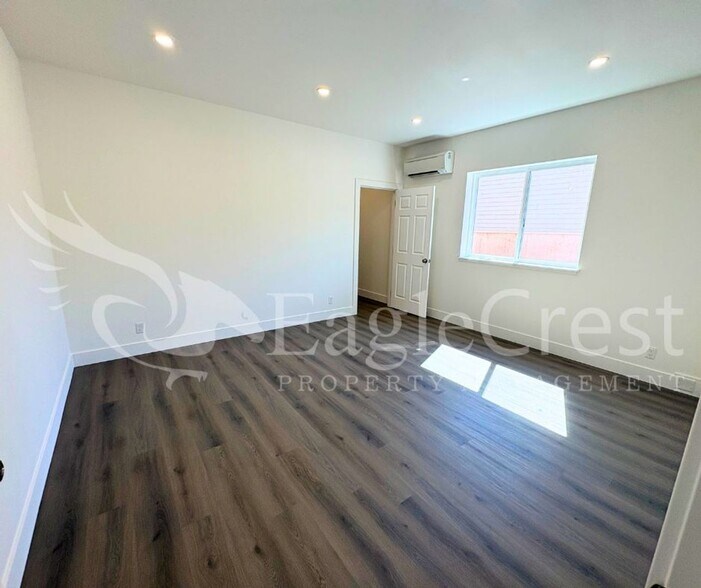Building Photo - 420ANKENY