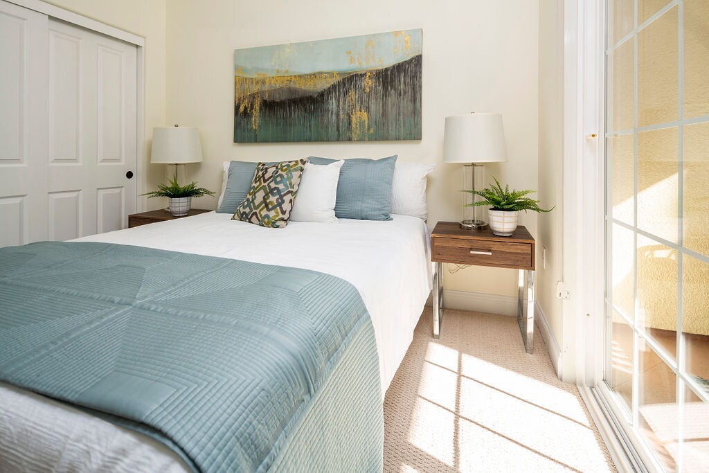 Building Photo - 12975 Agustin Pl