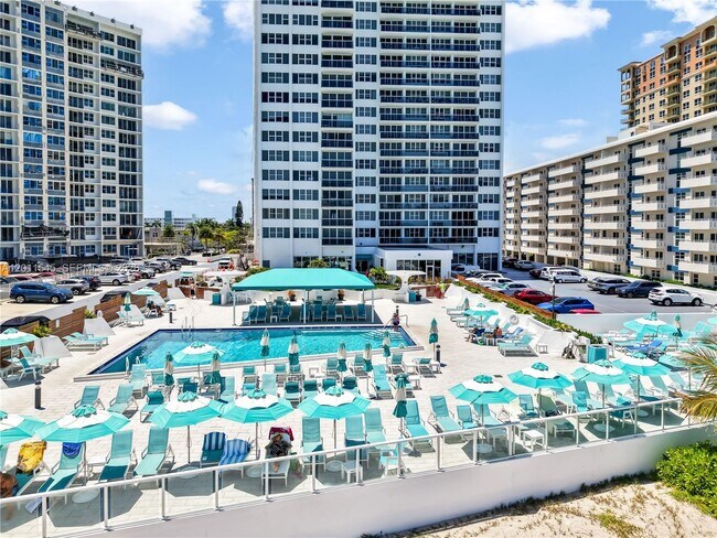 Building Photo - 3140 S Ocean Dr