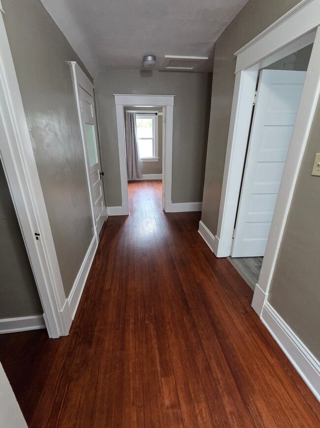 Building Photo - Italian Estates Property Management