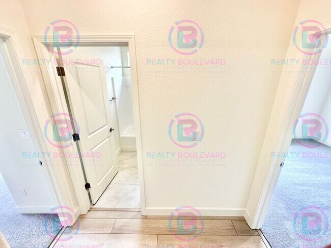 Building Photo - Modern Elegance in the Heart of Carson Cit...