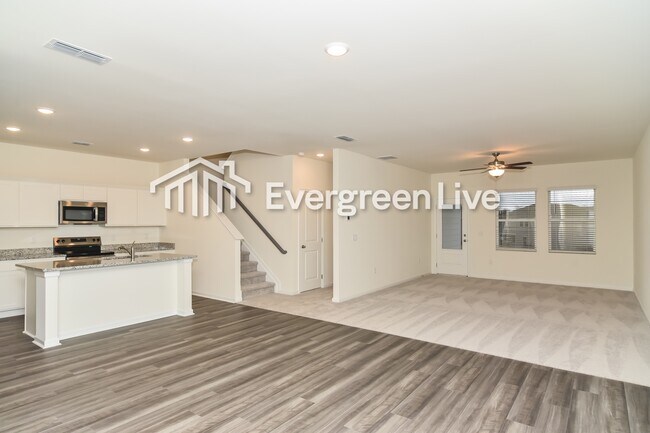 Building Photo - 1067 Large Poppy Dr