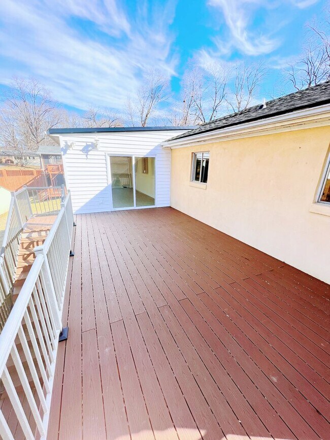 Building Photo - Charming 3 bedroom house