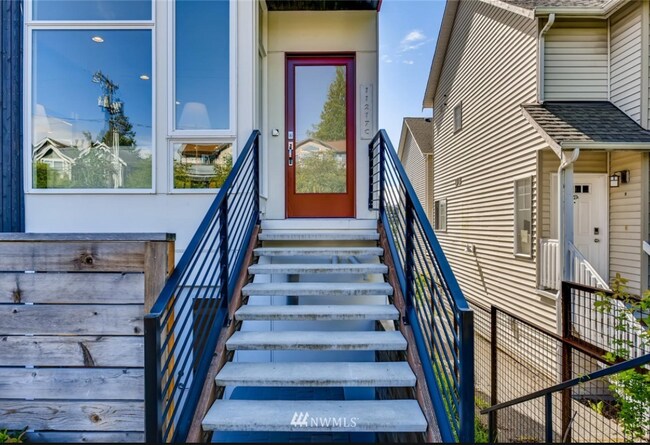 Building Photo - 11217 Greenwood Ave N