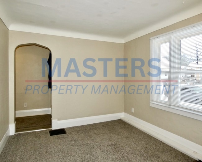 Building Photo - 515 Plymouth St