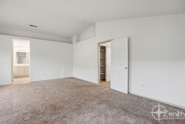 Building Photo - 17019 SE 3rd St