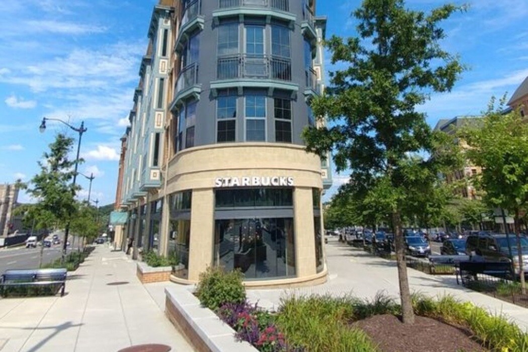 Building Photo - 3926 10th St NE