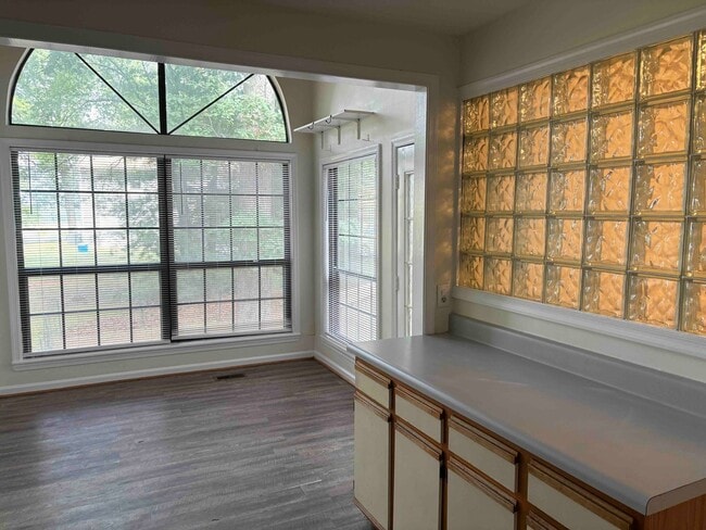 Building Photo - Beautiful Single Family Home Located Near ...