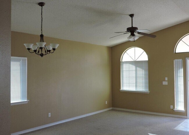 Building Photo - 3100 Tierra Mina Dr