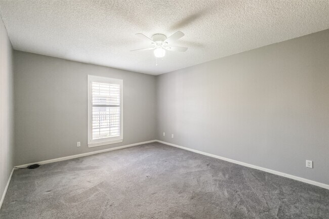 Building Photo - 3100 Jeanetta St