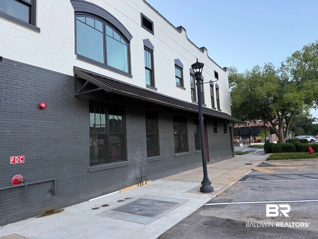 Building Photo - 102 N Alston St