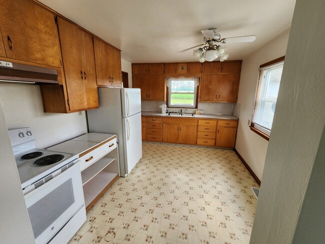 Building Photo - 7146 Tamarack Rd