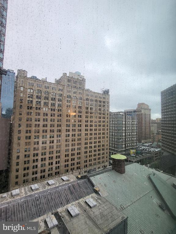 Building Photo - 1420 Locust St