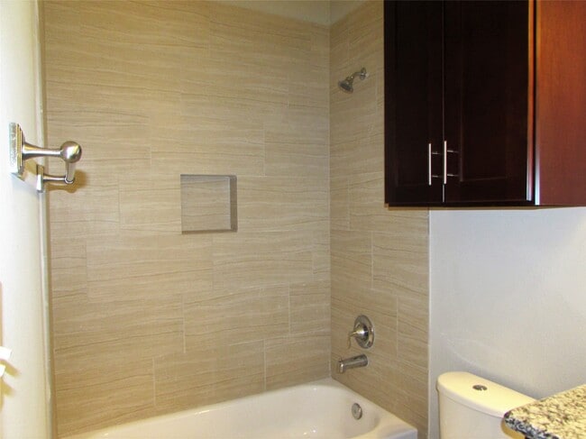 Building Photo - 3249 Dixie Dr