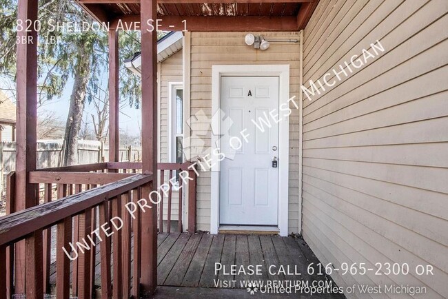 Building Photo - Available Now | 3 Bedroom 1 Bath Lower Lev...