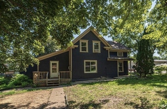 Building Photo - Beautiful 3-Bed 1-Bath Available Now in Hastings!