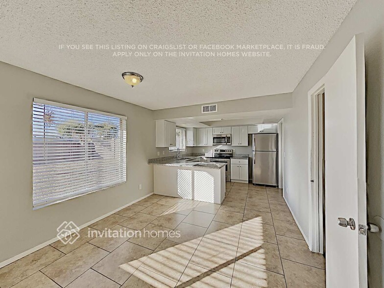 Building Photo - 12446 N 50th Ln
