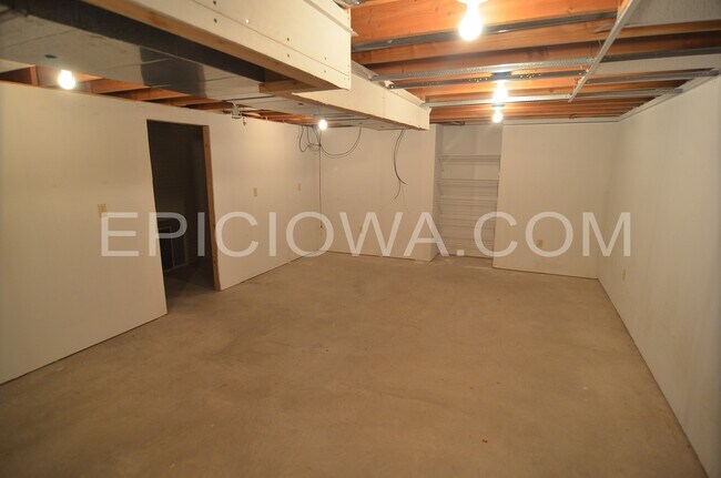 Building Photo - 372 Willshire Ct NE