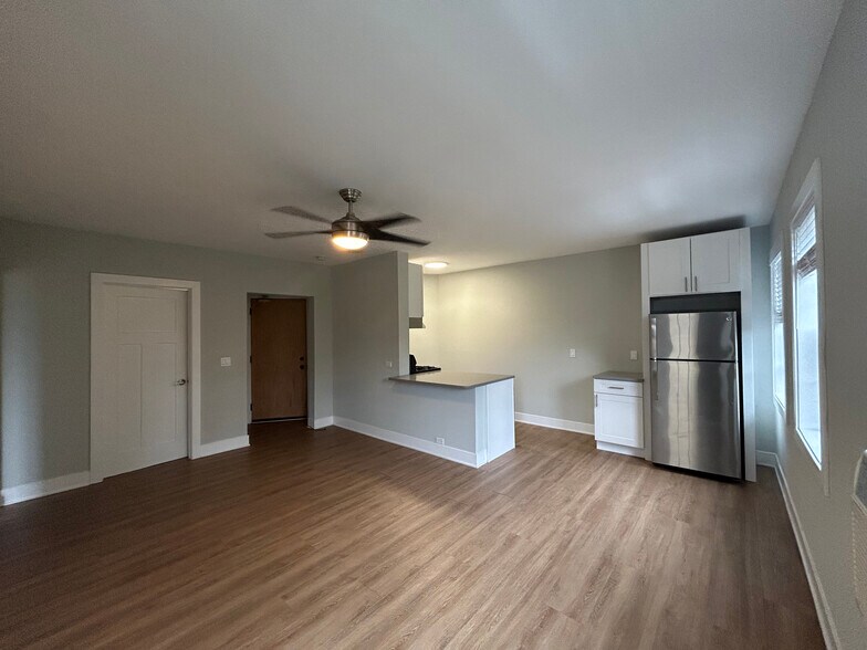 Building Photo - 730 Judson Ave