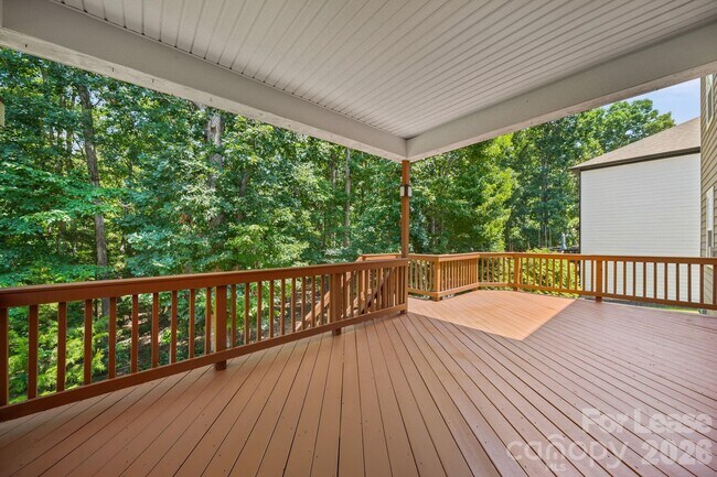 Building Photo - 1912 Madeira Cir