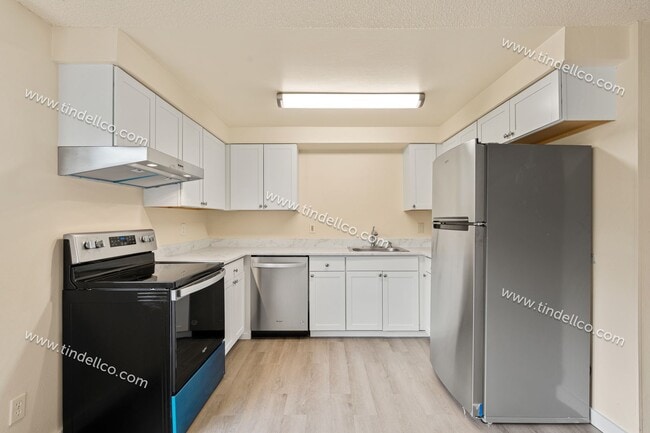 Building Photo - 237-05