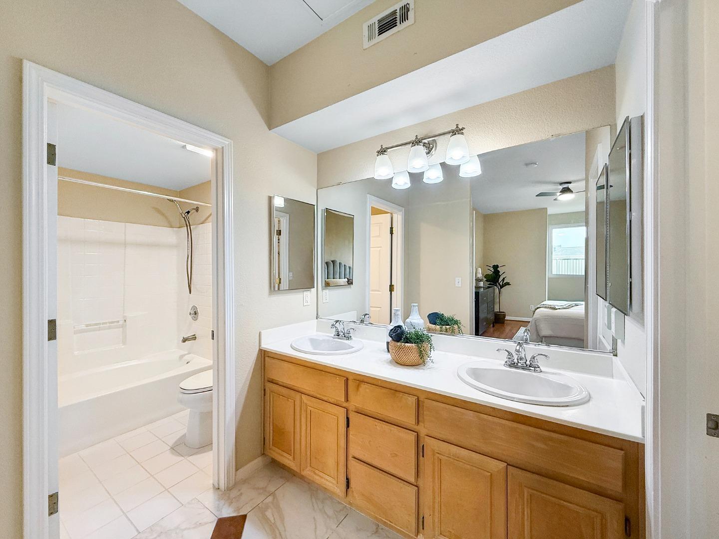 Building Photo - 1102 Niguel Ln