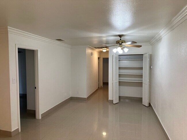 Building Photo - Modesto 3 Bedroom 2 Bath Home