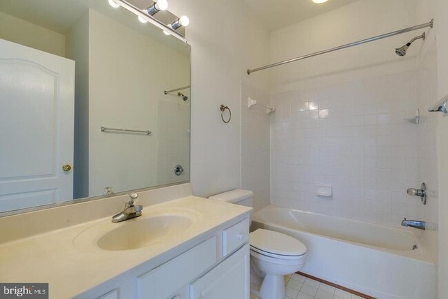 Building Photo - 13129 Park Crescent Cir