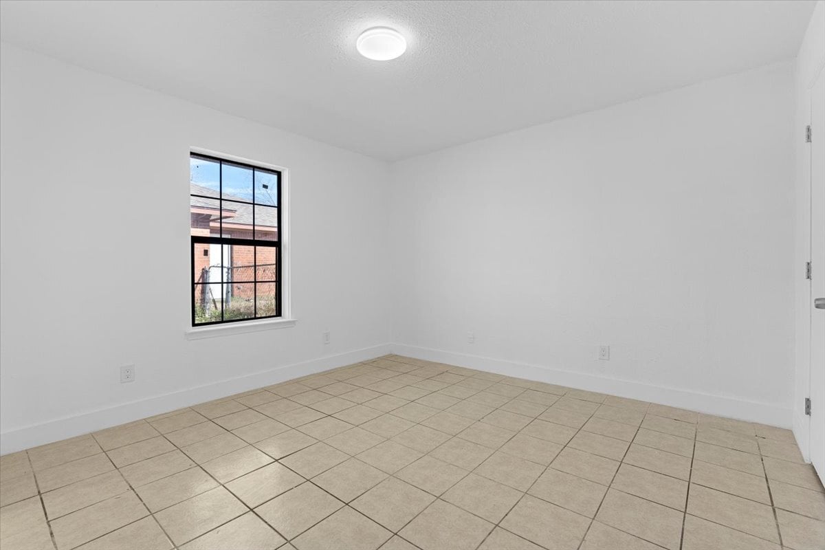 Building Photo - 2828 Cottonwood Ln