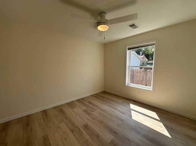Building Photo - Davenport Duplex for Rent