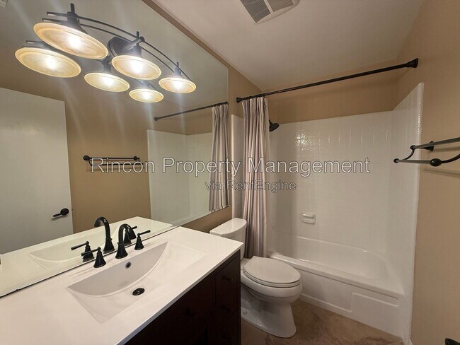 Building Photo - 4551 Costa De Oro