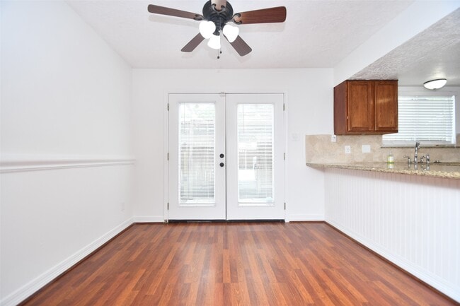 Building Photo - 10018 Knoboak Dr