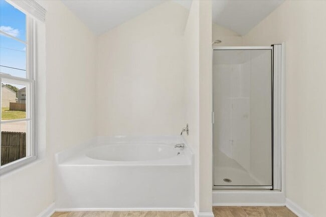 Building Photo - ***Coming Soon!!!***Spacious and Move-In R...