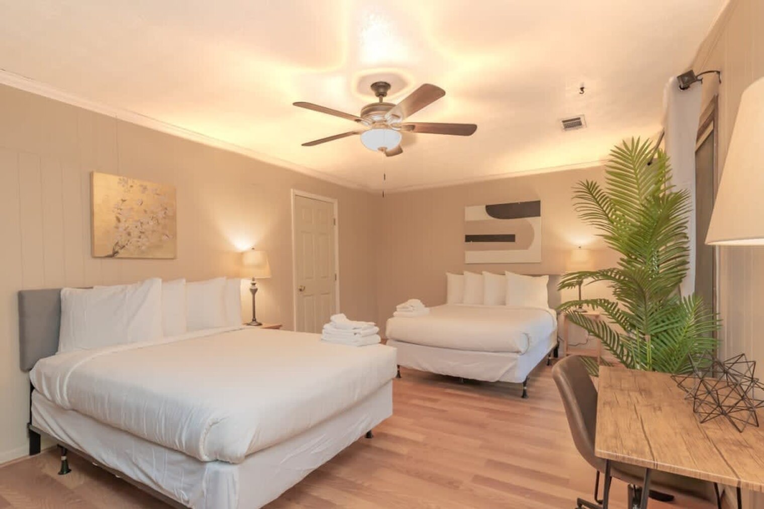 Building Photo - 2118 Skylake Dr