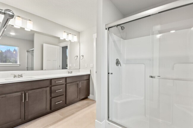 Building Photo - 748 Pinebreak