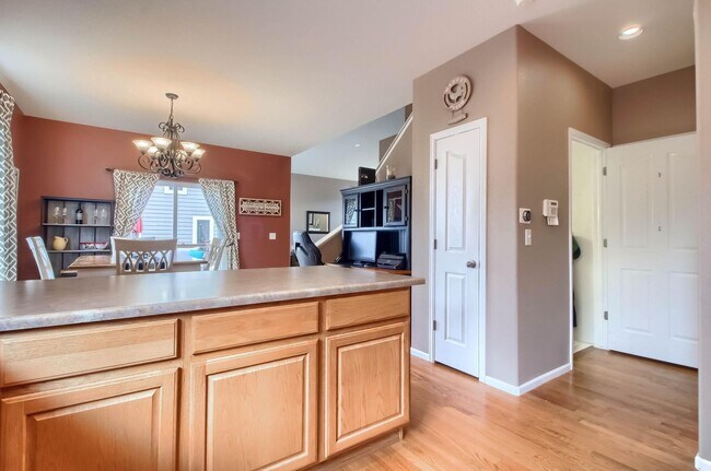Building Photo - Highlands Ranch Spacious 3 bed 2.5 bath