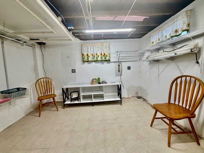 Building Photo - 51 Iroquois Rd