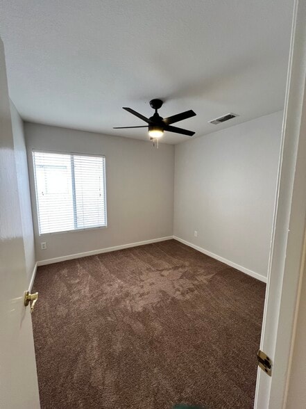 Building Photo - 149 W Gary Way