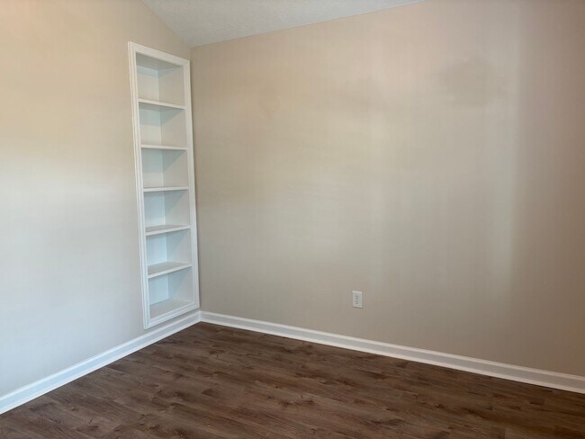 Building Photo - 3154 Shorecrest Bay Dr