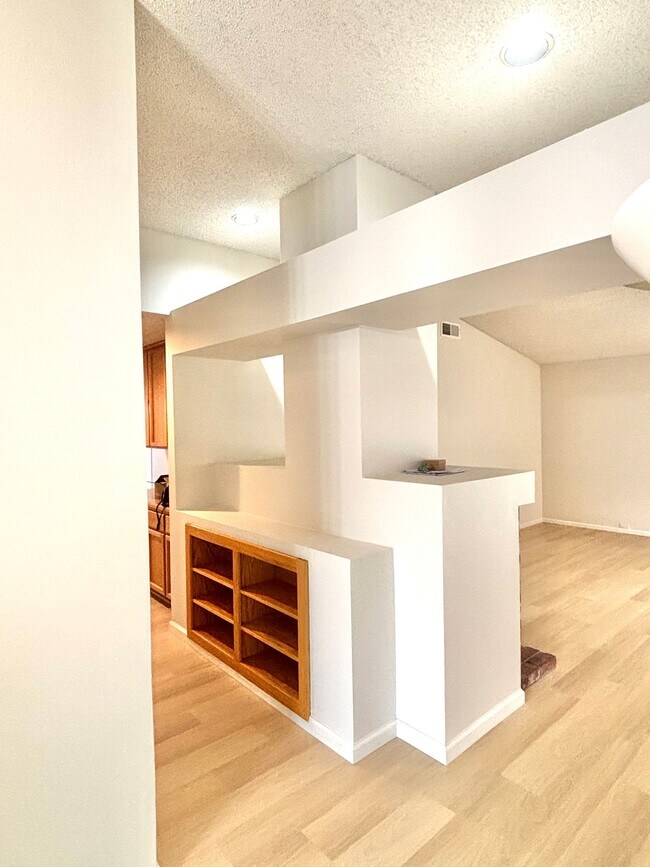 Building Photo - 8079 Darien Cir